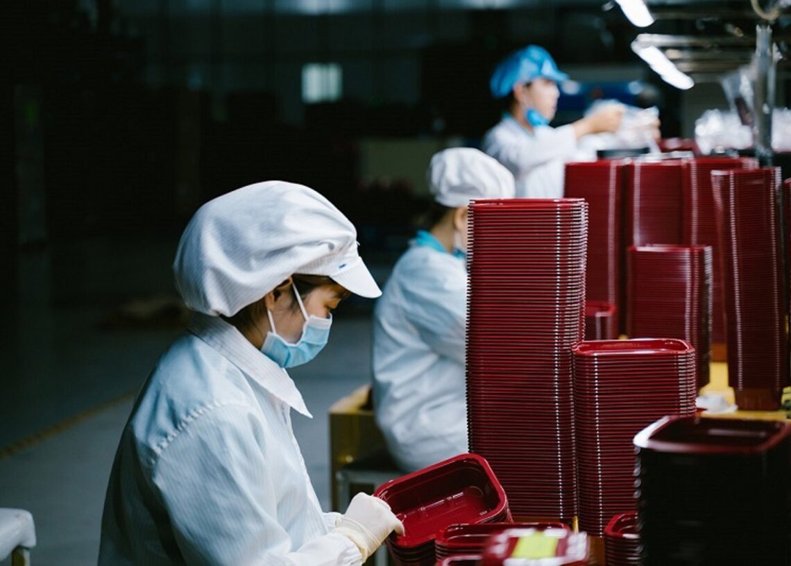 Archivo - Trabajadora extranjeraMINISTERIO DE SEGURIDAD SOCIAL - Archivo