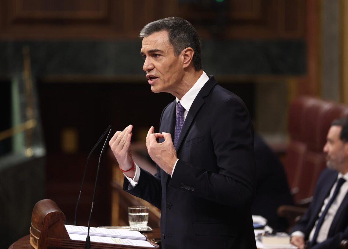 El presidente del Gobierno, Pedro Sánchez, interviene durante una sesión de control al Gobierno, en el Congreso de los Diputados, a 12 de noviembre de 2025, en Madrid (España). Sánchez ha acudido al Congreso para informar sobre los resultados de las últimEduardo Parra - Europa Press
