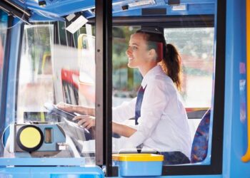 Transportes concede 3,8 millones de euros en ayudas para la formación de transportistasMINISTERIO DE TRANSPORTES Y MOVILIDAD SOSTENIBLE