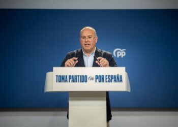 Archivo - El secretario general del Partido Popular, Miguel Tellado, ofrece una rueda de prensa en la sede del PP, a 4 de octubre de 2025, en Madrid (España).Alejandro Martínez Vélez - Europa Press - Archivo