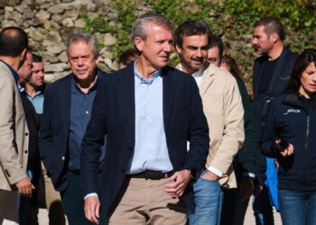 Rueda, durante un paseo con parte de su equipo en el 'retiro' del año pasado.XUNTA