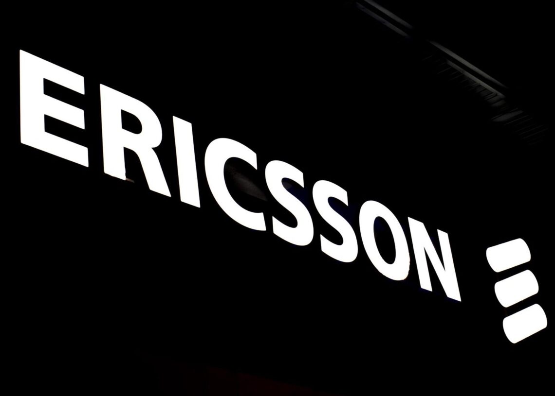 Archivo - FILED - 01 March 2022, Spain, Barcelona: The Ericsson logo shines in front of a pavilion during the Mobile World Congress trade fair. Photo: Matthias Oesterle/ZUMA Press Wire/dpaMatthias Oesterle/ZUMA Press Wir / DPA - Archivo