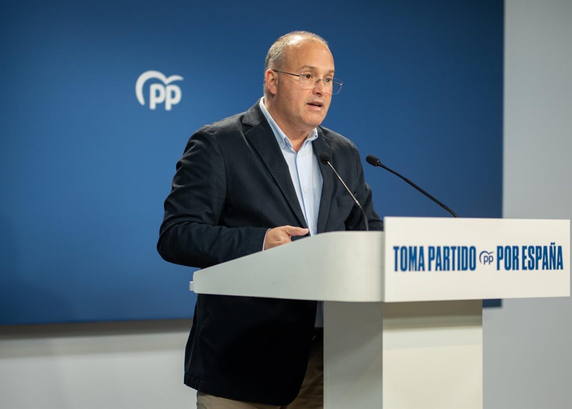 Archivo - El secretario general del Partido Popular, Miguel Tellado, ofrece una rueda de prensa en la sede del PP, a 4 de octubre de 2025, en Madrid (España).Alejandro Martínez Vélez - Europa Press - Archivo