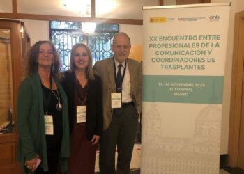 De izquierda a derecha: Silvia Pérez, paciente trasplantada; la directora de la Organización Nacional de Trasplantes (ONT), Beatriz Domínguez-Gil ; y el doctor José María MiróONT