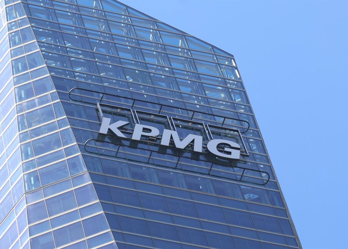 Archivo - Fachada de la sede de KPMG, a 25 de abril de 2025, en Madrid (España). Marta Fernández - Europa Press - Archivo