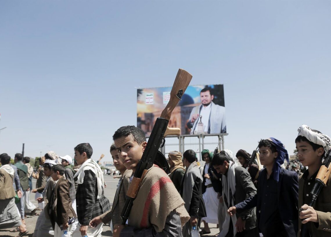 Archivo - Imagen de archivo de un desfile de la insurgencia houthi en Saná (Yemen) Europa Press/Contacto/Mohammed Mohammed - Archivo