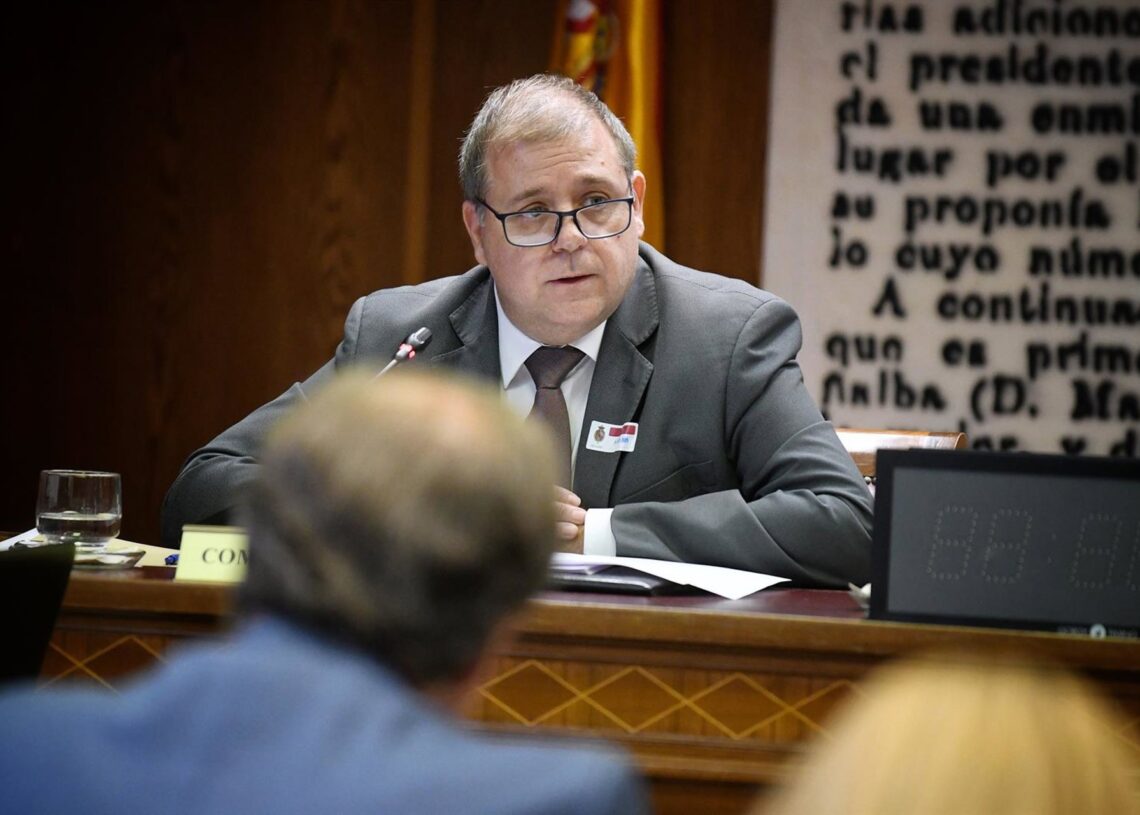 Archivo - El consejero de la sociedad española de participaciones industriales (SEPI) y expresidente de correos y telégrafos, Juan Manuel Serrano Quintana, comparece en la Comisión de Investigación del ‘caso Koldo’, en el Senado, a 15 de septiembre de 202Fernando Sánchez - Europa Press - Archivo