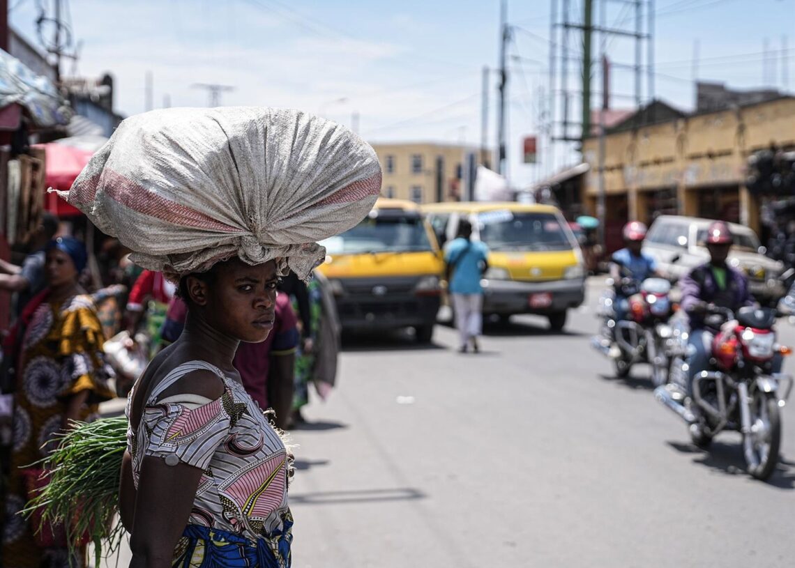Una ciudadana congoleña en la capital de Kivu Norte (RDC)Europa Press/Contacto/David Allignon