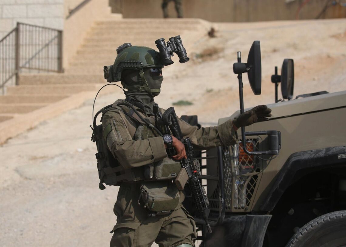 Un militar israelí en CisjordaniaEuropa Press/Contacto/Mohammed Nasser