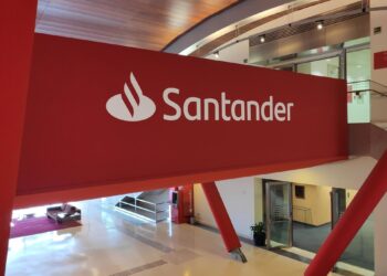 Archivo - Logo de Banco SantanderBANCO SANTANDER - Archivo