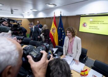 La vicepresidenta primera y ministra de Hacienda, María Jesús Montero, durante la reunión del Consejo de Política Fiscal y Financiera (CPFF), en el Ministerio de Hacienda, a 17 de noviembre de 2025, en Madrid (España). Durante la reunión se prevé que el MAlberto Ortega - Europa Press
