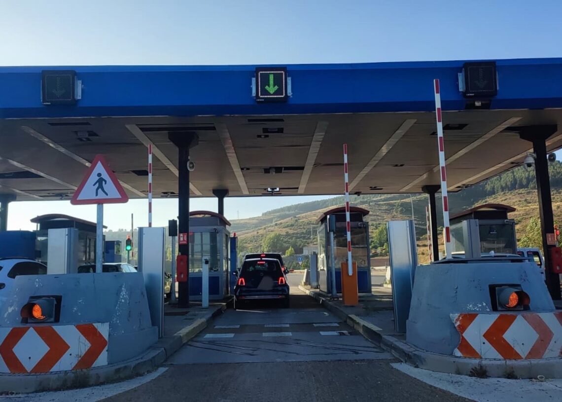Archivo - Peaje del Huerna.EUROPA PRESS - Archivo