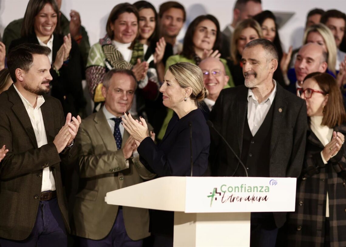 La presidenta de la Junta, María Guardiola, presenta las candidaturas a las elecciones del 21 de diciembreJORGE ARMESTAR/ EUROPA PRESS