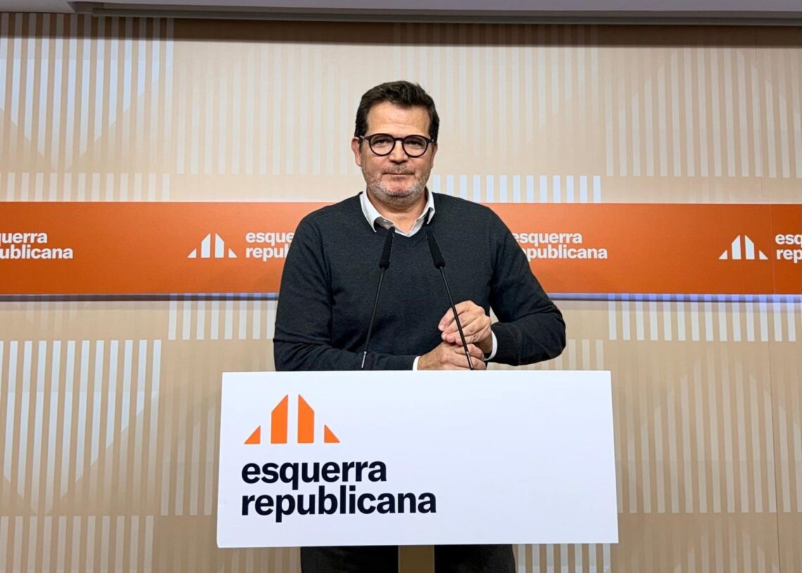 El vicesecretario de Comunicación y portavoz de ERC, Isaac Albert, en rueda de prensa.EUROPA PRESS