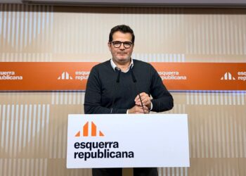 El vicesecretario de Comunicación y portavoz de ERC, Isaac Albert, en rueda de prensa.EUROPA PRESS