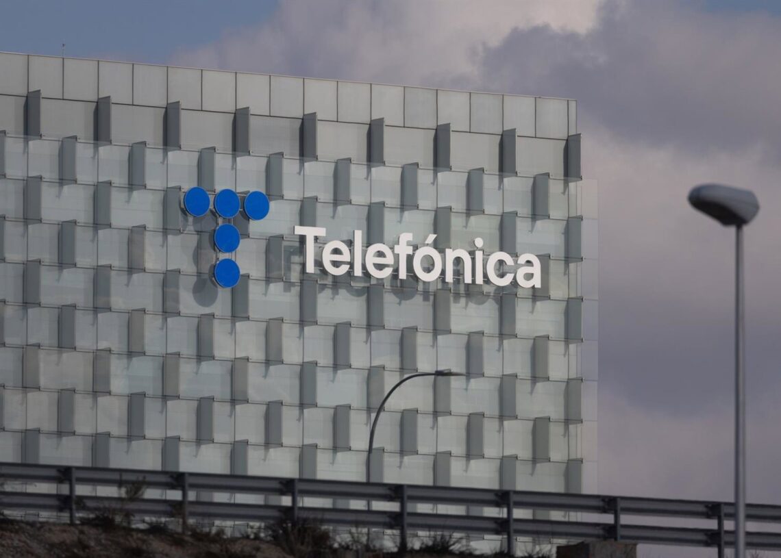 Archivo - Fachada de la sede de Telefónica, en Madrid (España)Eduardo Parra - Europa Press - Archivo
