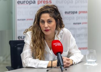 La coordinadora general de Sumar, Lara Hernández, durante una entrevista para Europa Press, a 13 de noviembre de 2025, en Madrid (España). Ananda Manjón - Europa Press