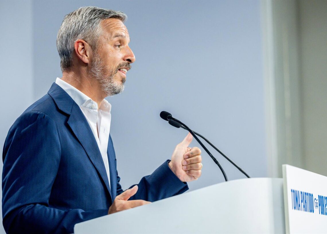 Archivo - El vicesecretario de Hacienda, Vivienda e Infraestructuras del PP, Juan Bravo, durante una rueda de prensa, en la sede del PP, a 11 de agosto de 2025, en Madrid (España).Ricardo Rubio - Europa Press - Archivo