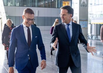 El presidente de Finlandia, Alexander Stubb, junto al secretario general de la OTAN, Mark Rutte, en su visita a la sede de la organización.NATO
