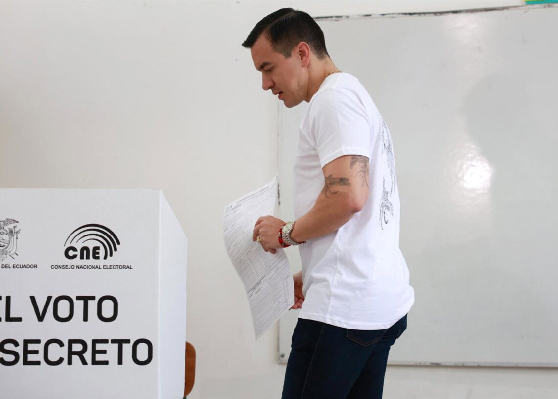 El presidente ecuatoriano, Daniel Noboa, durante el referéndum del 16 de noviembre de 2025Europa Press/Contacto/Ecuador's presidential palac