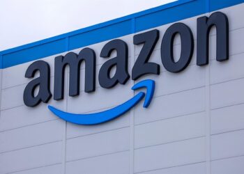 Archivo - Logo de Amazon en unas instalaciones en Alemania.Jens Büttner/dpa - Archivo