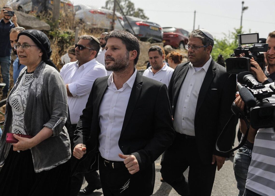 Archivo - Imagen de archivo del ministro de Finanzas israelí, Betzalel Smotrich (centro), y el titular de Seguridad Nacional de Israel, Itamar Ben Gvir (derecha), en JerusalénIlia Yefimovich/dpa - Archivo