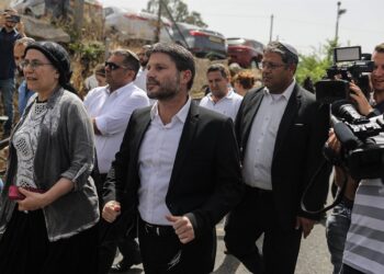 Archivo - Imagen de archivo del ministro de Finanzas israelí, Betzalel Smotrich (centro), y el titular de Seguridad Nacional de Israel, Itamar Ben Gvir (derecha), en JerusalénIlia Yefimovich/dpa - Archivo