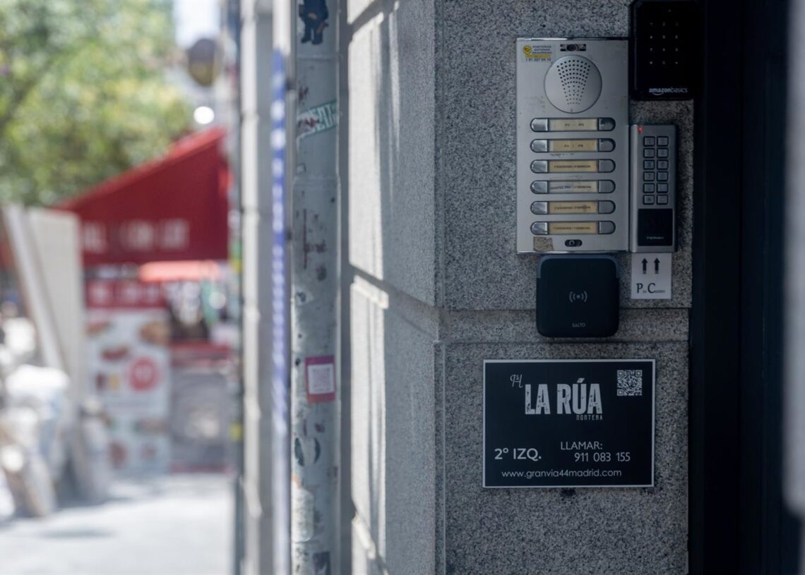 Archivo - Caja de llaves de un apartamento turístico, a 1 de julio de 2025, en Madrid (España). Ricardo Rubio - Europa Press - Archivo