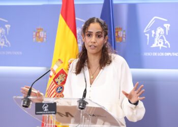 La diputada de Sumar Tesh Sidi durante una rueda de prensa, en el Congreso de los Diputados, a 28 de octubre de 2025, en Madrid (España).Marta Fernández - Europa Press