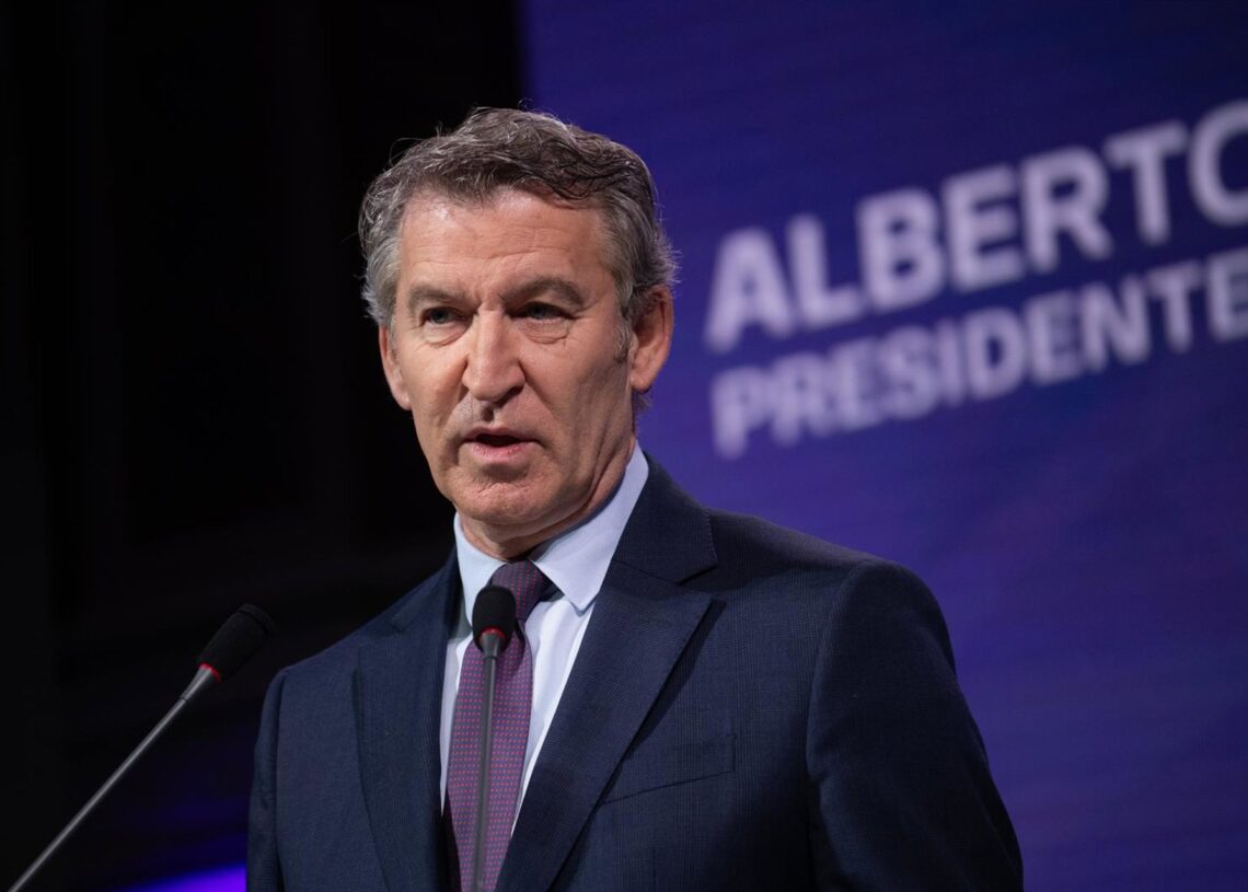 El presidente del Partido Popular, Alberto Núñez Feijóo, interviene durante el foro Metafuturo 2025, en el Ateneo de Madrid, a 18 de noviembre de 2025, en Madrid (España). Fernando Sánchez - Europa Press