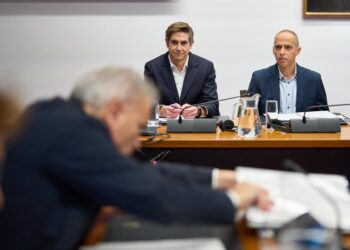 I-D: Los redactores del proyecto de duplicación de los túneles de Belate, Ignacio Sainz (Sertecna) y Mario Fernández (Geocontrol), en la comisión de investigación del Parlamento de Navarra.PARLAMENTO DE NAVARRA