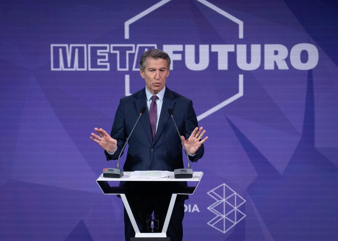 El presidente del Partido Popular, Alberto Núñez Feijóo, interviene durante el foro Metafuturo 2025, en el Ateneo de Madrid, a 18 de noviembre de 2025, en Madrid (España). Fernando Sánchez - Europa Press