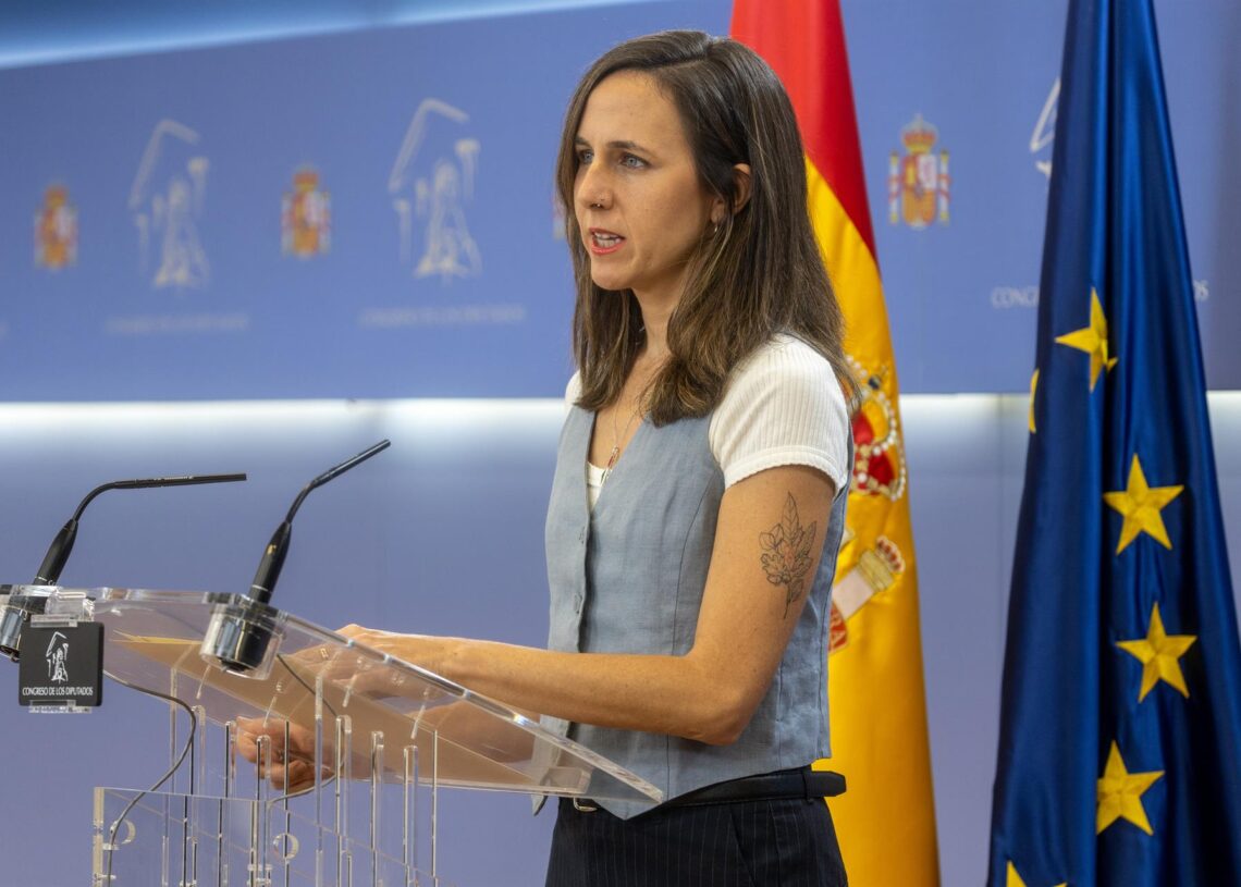 Archivo - La portavoz de Podemos en el Congreso, Ione Belarra, durante una rueda de prensa anterior a la Junta de Portavoces, en el Congreso de los Diputados, a 1 de octubre de 2025, en Madrid (España).Ananda Manjón - Europa Press - Archivo
