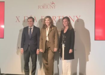 José Luis Martínez Almeida, alcalde de Madrid, Xandra Falcó, presidenta del Circulo Fortuny y Ainara Andueza, responsable de Global Blue EspañaEUROPA PRESS.-SANDRA BLASCO