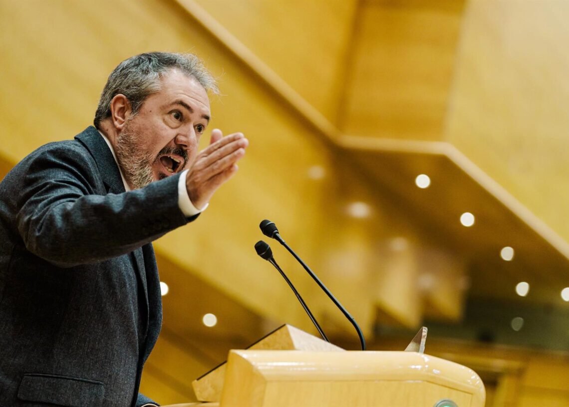 Archivo - El senador del PSOE Juan Espadas interviene durante una sesión plenaria extraordinaria, en el Senado, a 28 de enero de 2025, en Madrid (España). Carlos Luján - Europa Press - Archivo