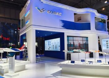 Stand de Comac en el Salón de Aeronáutico Dubái, donde participa por primera vez.COMAC