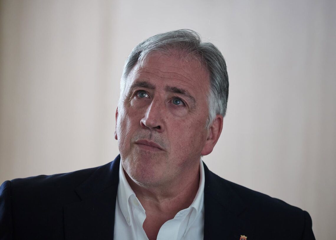 Archivo - El alcalde de Pamplona, Joseba Asiron.Eduardo Sanz - Europa Press - Archivo