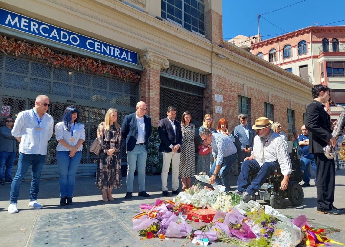 Archivo - Acto institucional celebrado en 2025 por el aniversario del bombardeo del Mercado Central de Alicante el 25 de mayo de 1938AYUNTAMIENTO DE ALICANTE - Archivo