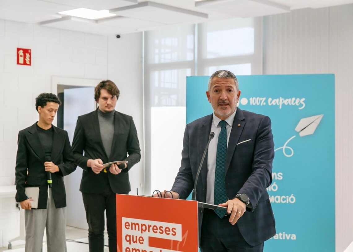 El conseller de Empresa y Trabajo de la Generalitat, Miquel Sàmper, en una jornada organizada por la cooperativa TEB.TEB