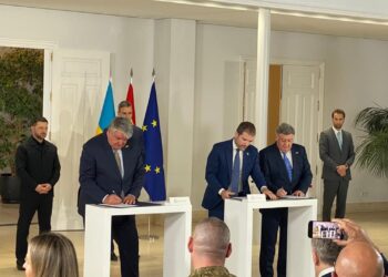 Archivo - Firma del acuerdo entre EM&E. Tecnove y PractikaESCRIBANO MECHANICAL & ENGINEERING - Archivo