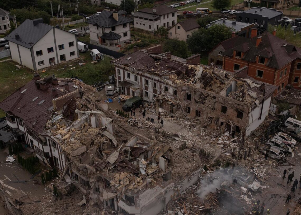 Archivo - Vista de los daños a una zona residencial en Kiev, Ucrania, por ataques masivos del Ejército rusoEuropa Press/Contacto/Svet Jacqueline - Archivo