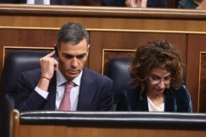Sánchez destaca apoyos a autónomos y vivienda; Junts critica incumplimientos y cuestiona la cooperación de socios