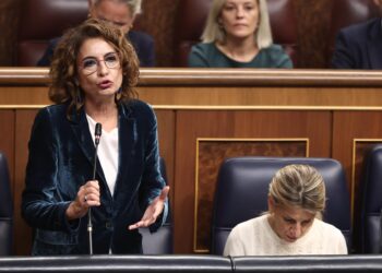 La vicepresidenta primera y ministra de Hacienda, María Jesús Montero, durante una sesión de control al Gobierno, en el Congreso.Eduardo Parra - Europa Press