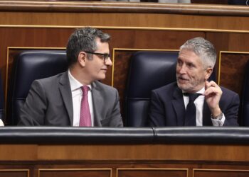 El ministro de la Presidencia, Justicia y Relaciones con las Cortes, Félix Bolaños, y el ministro del Interior, Fernando Grande-Marlaska, durante una sesión de control al Gobierno, en el Congreso de los DiputadosEduardo Parra - Europa Press