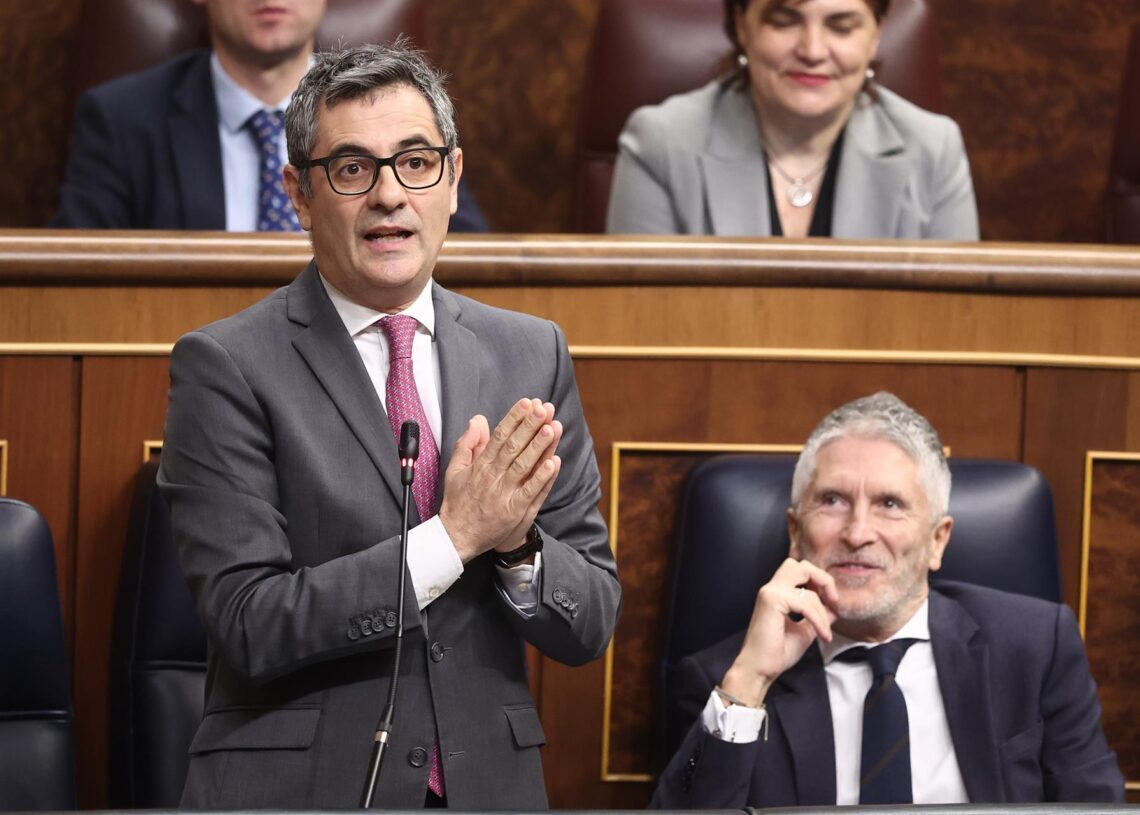 El ministro de la Presidencia, Justicia y Relaciones con las Cortes, Félix Bolaños, interviene durante una sesión de control al Gobierno, en el Congreso de los Diputados, a 19 de noviembre de 2025, en Madrid (España). El Gobierno se enfrenta a una nueva sEduardo Parra - Europa Press