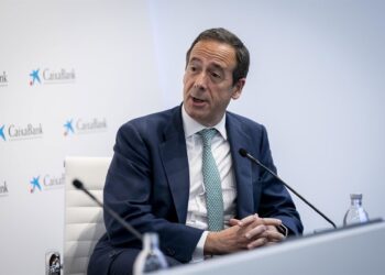 Archivo - El consejero delegado de Caixabank, Gonzalo Gortázar, a 8 de mayo de 2025, en Madrid (España).A. Pérez Meca - Europa Press - Archivo