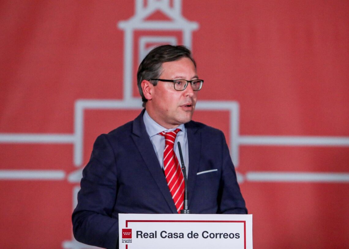 Archivo - El portavoz del Grupo Parlamentario Popular, Alfonso Serrano.Ricardo Rubio - Europa Press - Archivo