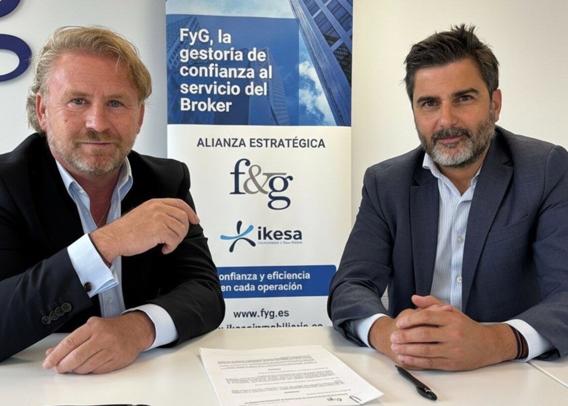 José Ramón Carbayo de Ikesa y Carlos Asenjo, CEO de FyG.FYG