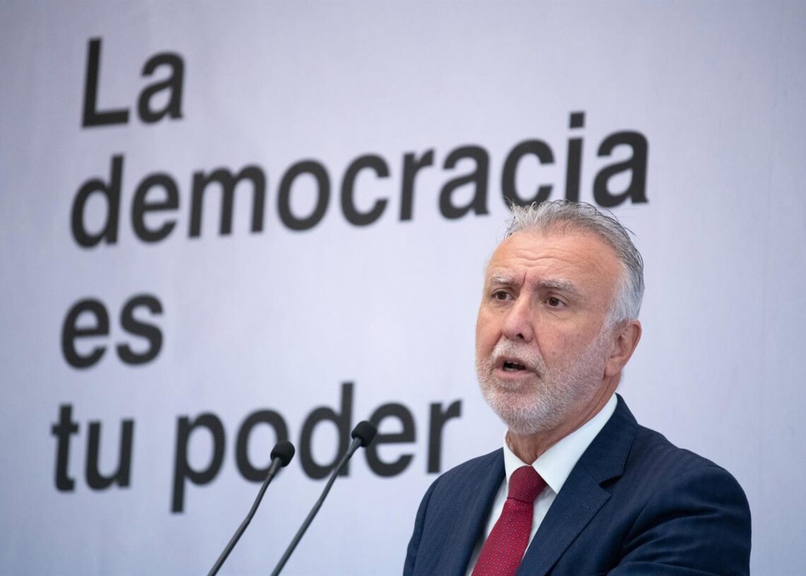 El ministro de Política Territorial y Memoria Democrática, Ángel Víctor Torres, presenta las celebraciones por el 50 aniversario de España en Libertad, a 19 de noviembre de 2025, en Madrid (España). Fernando Sánchez - Europa Press