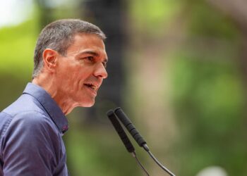 Gráfico con estimación de voto para las elecciones generales según el barómetro del CIS de noviembre.Europa Press